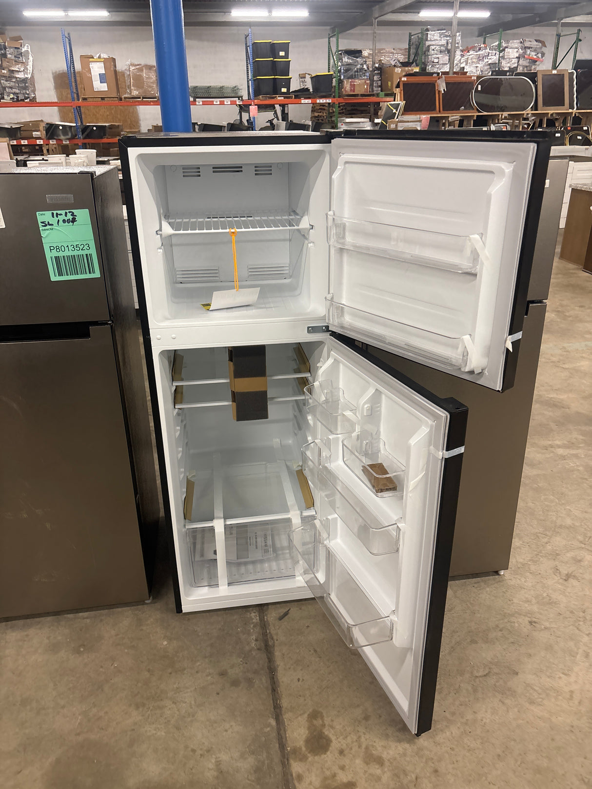 10.1 cu. ft. Top Freezer Refrigerator in Black