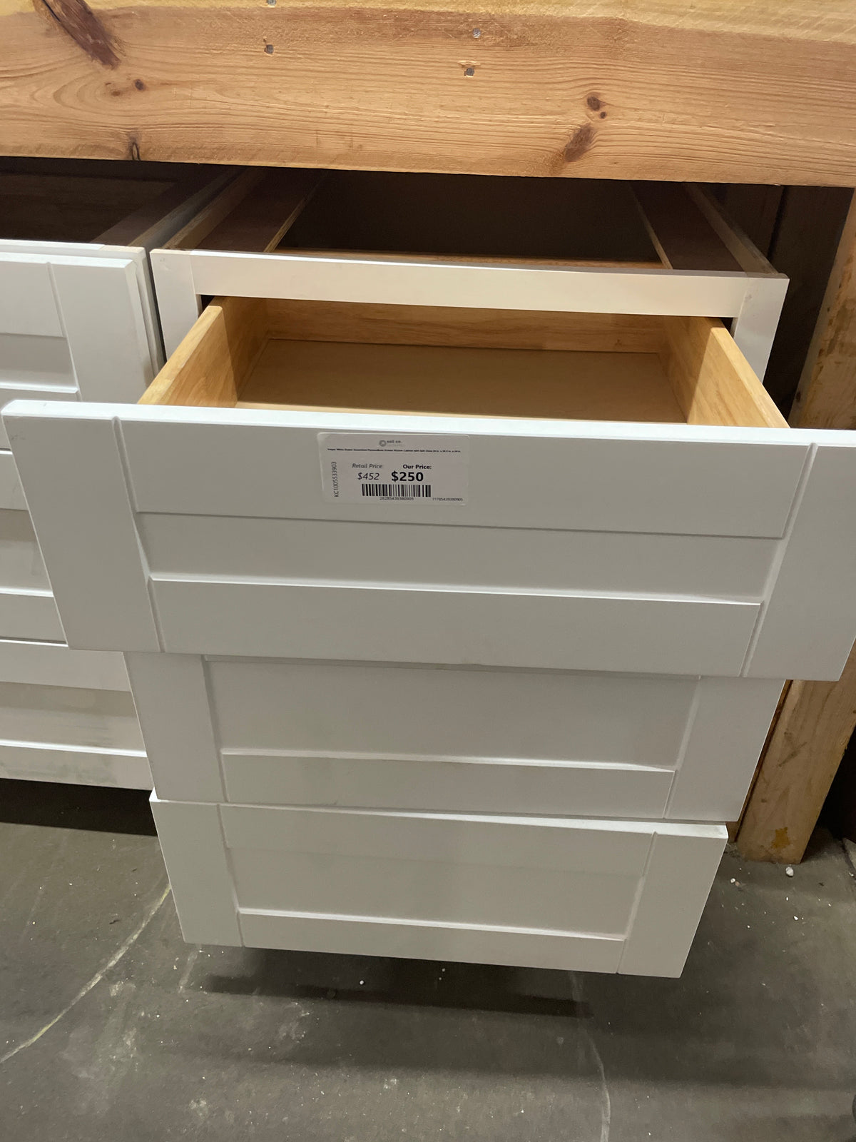 Vesper White Shaker Assembled PlywoodBase Drawer Kitchen Cabinet with Soft Close 24 in. x 34.5 in. x 24 in.