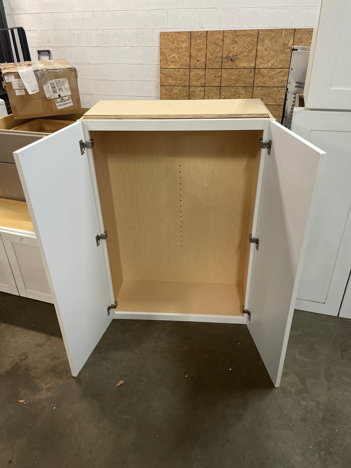 Arlington Vesper White Plywood Shaker Stock Assembled Wall Kitchen Cabinet Soft Close 30 in. W x 12 in. D x 42 in. H