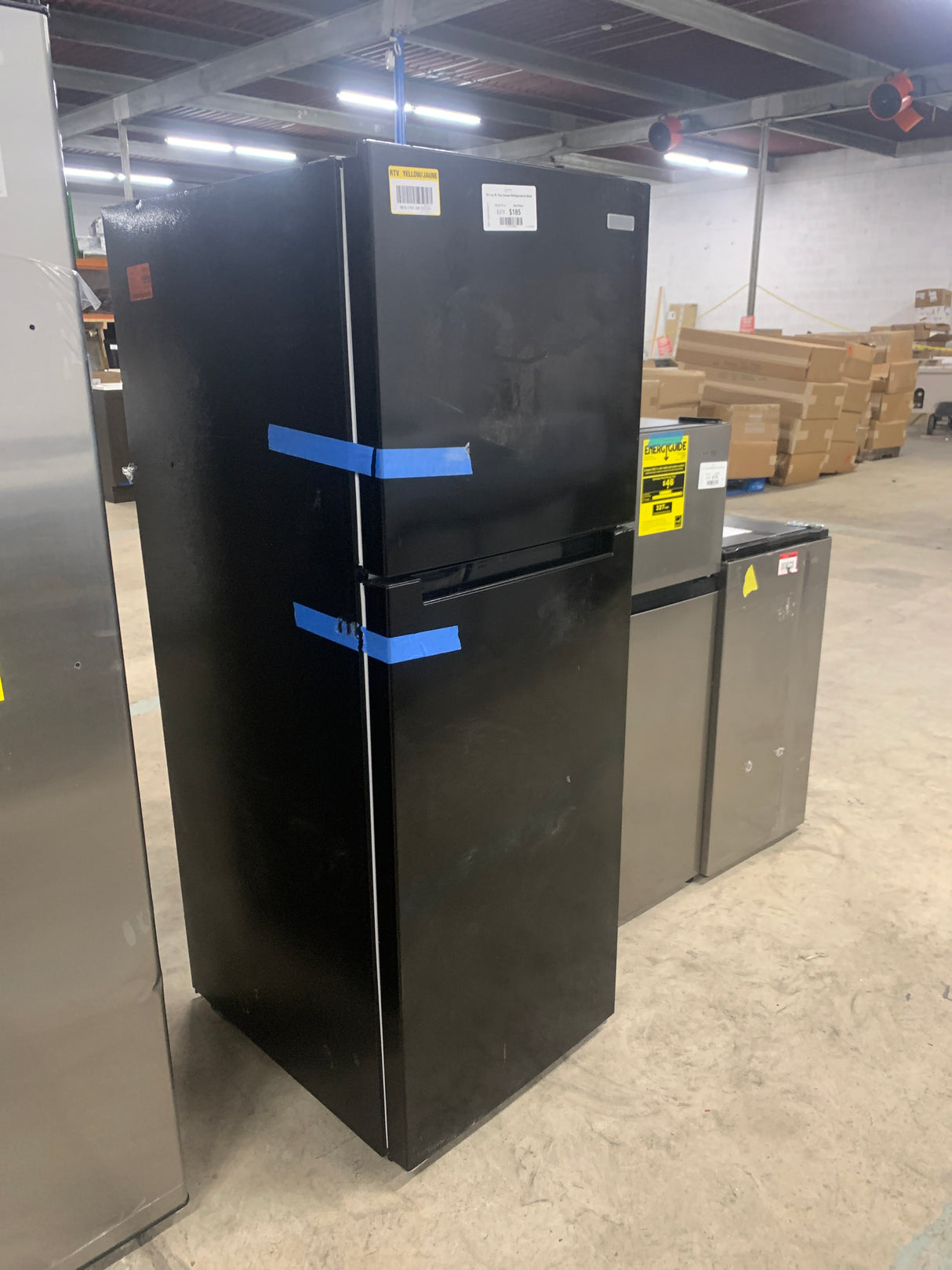 10.1 cu. ft. Top Freezer Refrigerator in Black