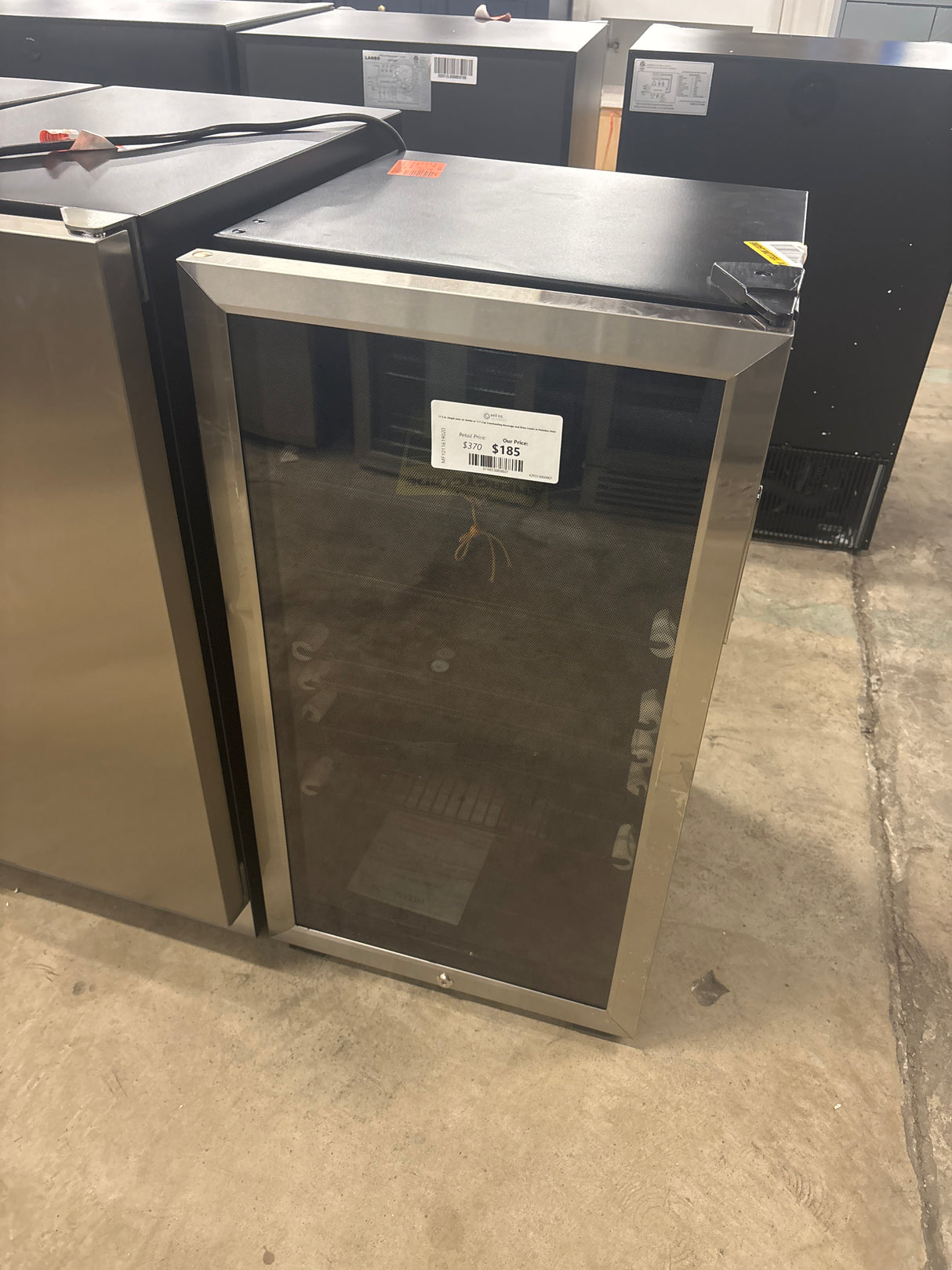 17.5 in. Single zone 24-Bottle or 117-Can Freestanding Beverage and Wine Cooler in Stainless Steel