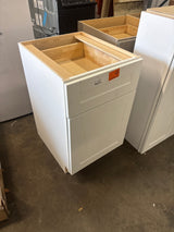 Arlington Vesper White Plywood Shaker Stock Assembled Base Kitchen Cabinet Soft Close 21 in. W x 24 in. D x 34.5 in. H