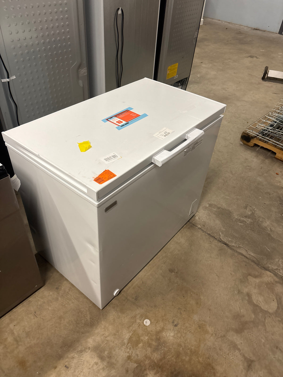8.8 cu. ft. Hubspace Powered Manual Defrost Convertible Chest Freezer with LED Light in White