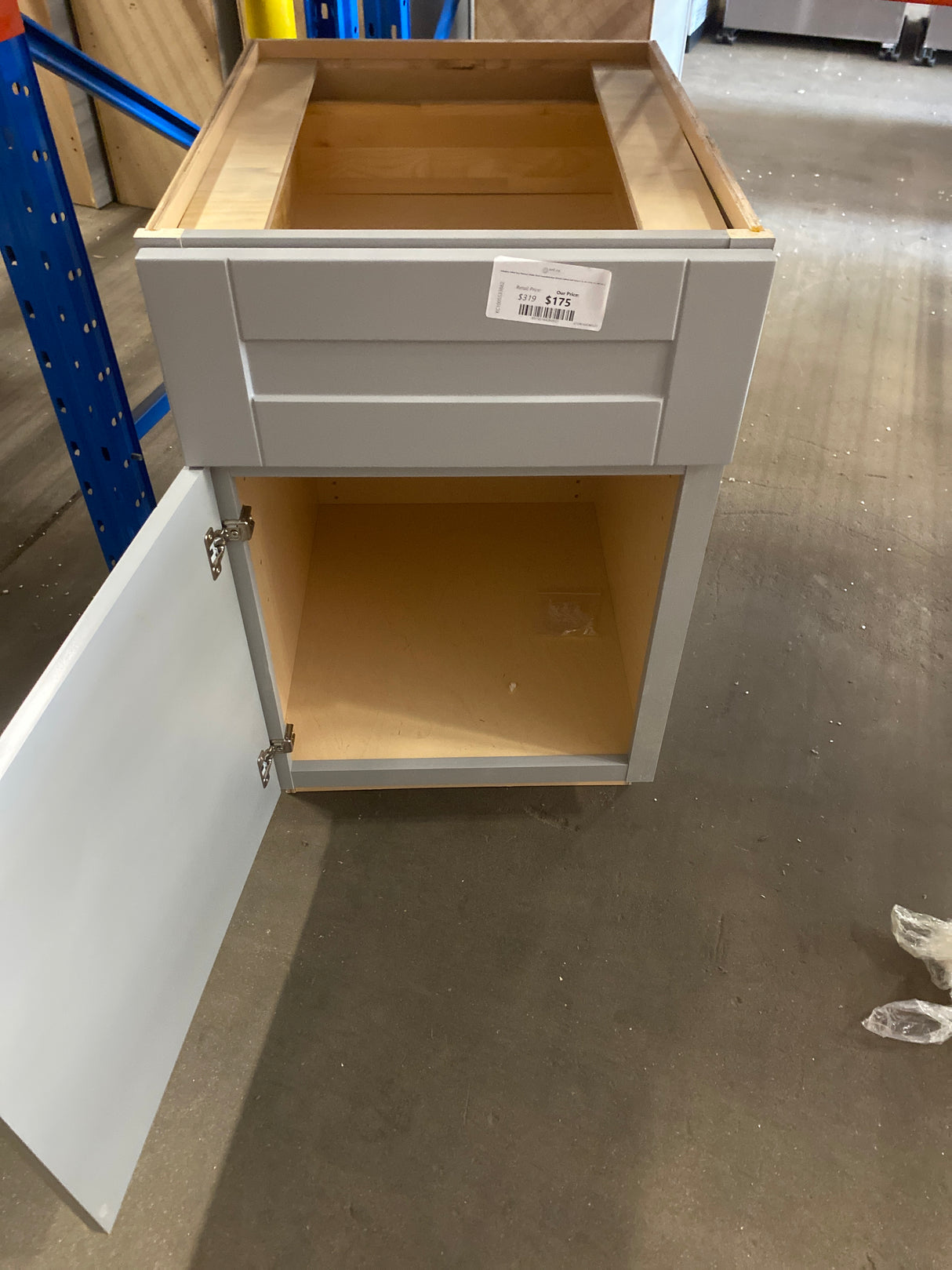Arlington Veiled Gray Plywood Shaker Stock Assembled Base Kitchen Cabinet Soft Close 21 in. W x 24 in. D x 34.5 in. H