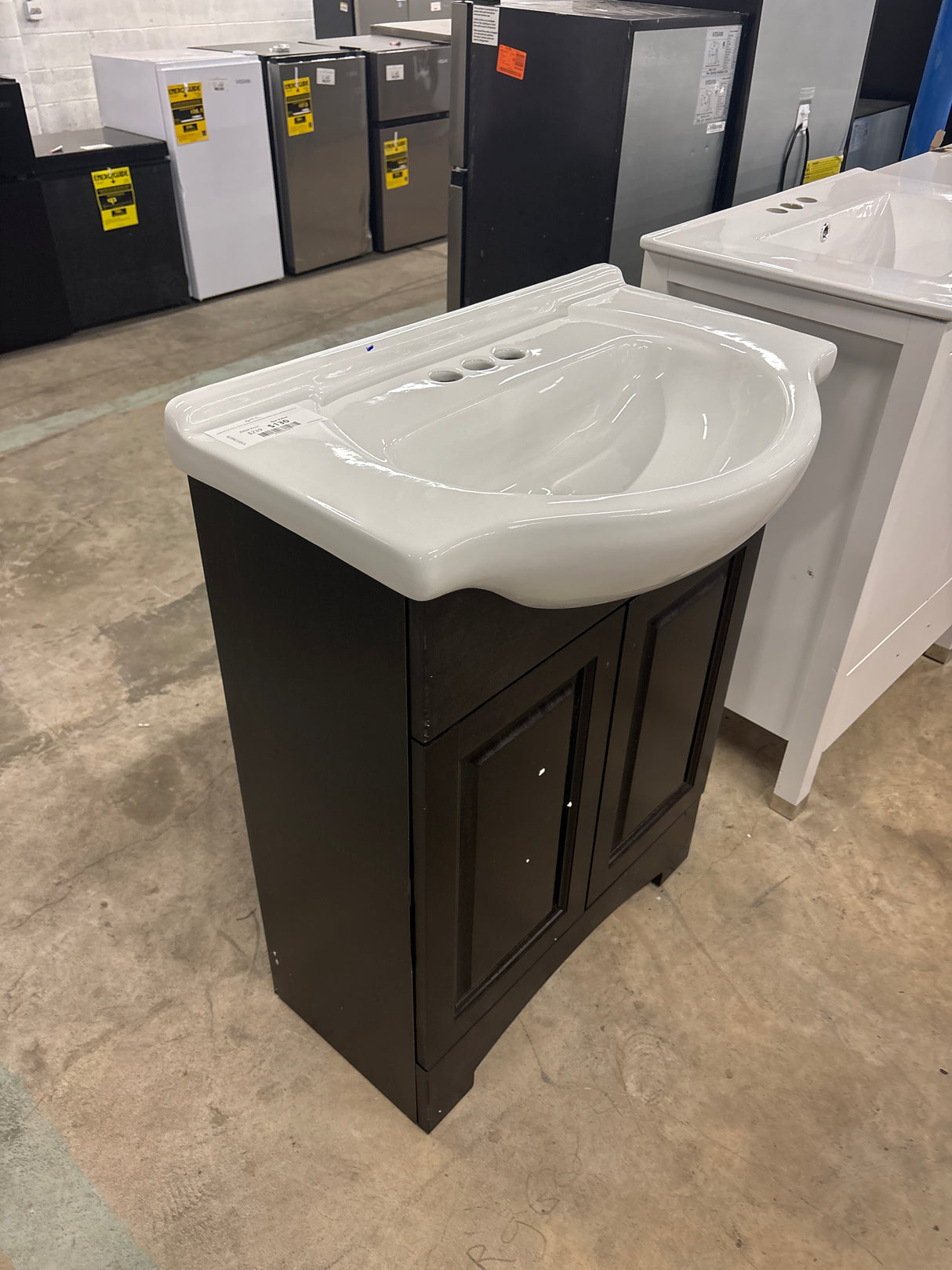Chelsea 26 in. W x 18 in. D x 36 in. H Single Sink Freestanding Bath Vanity in Charcoal with White Porcelain Top