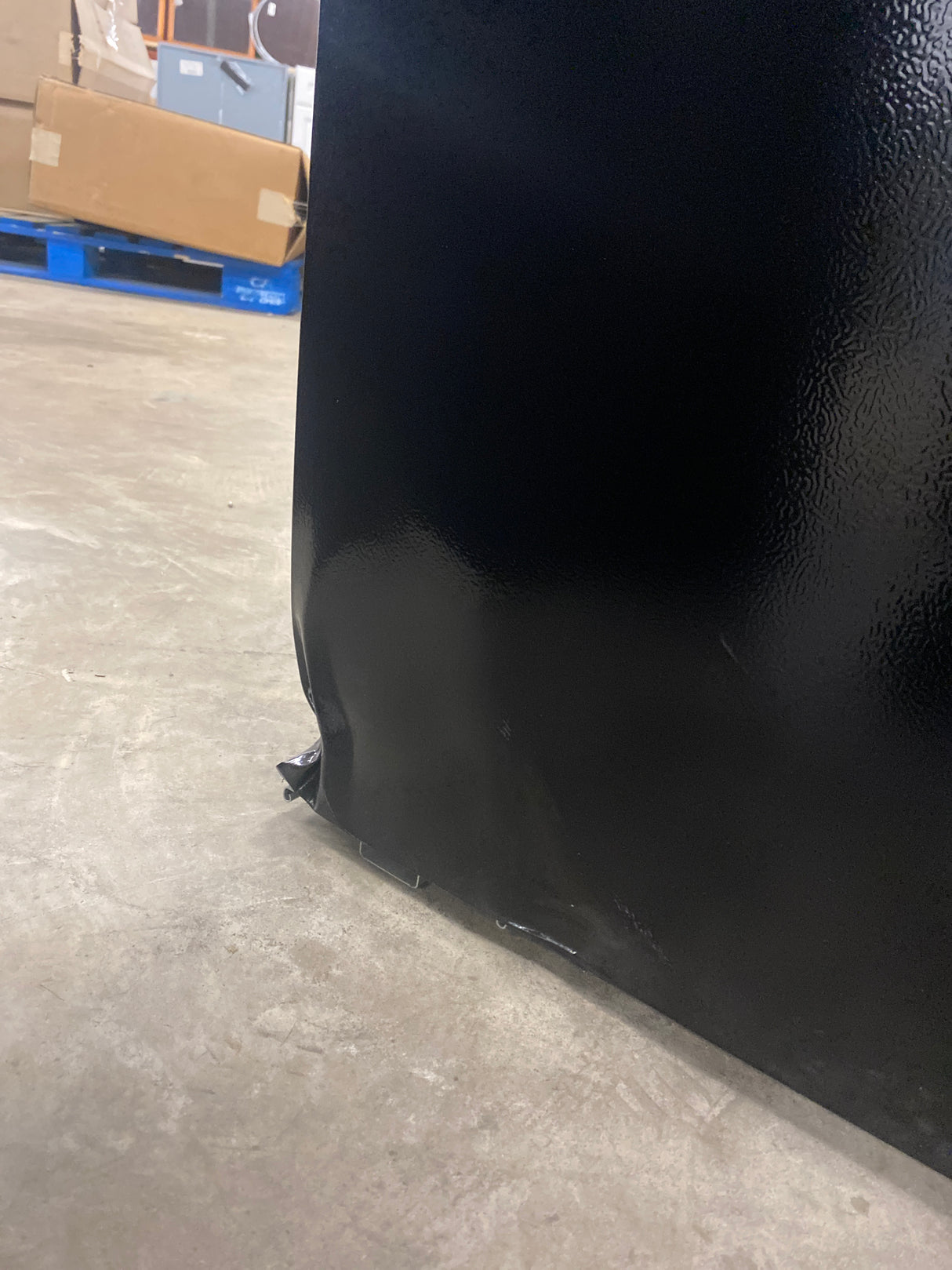 10.1 cu. ft. Top Freezer Refrigerator in Black