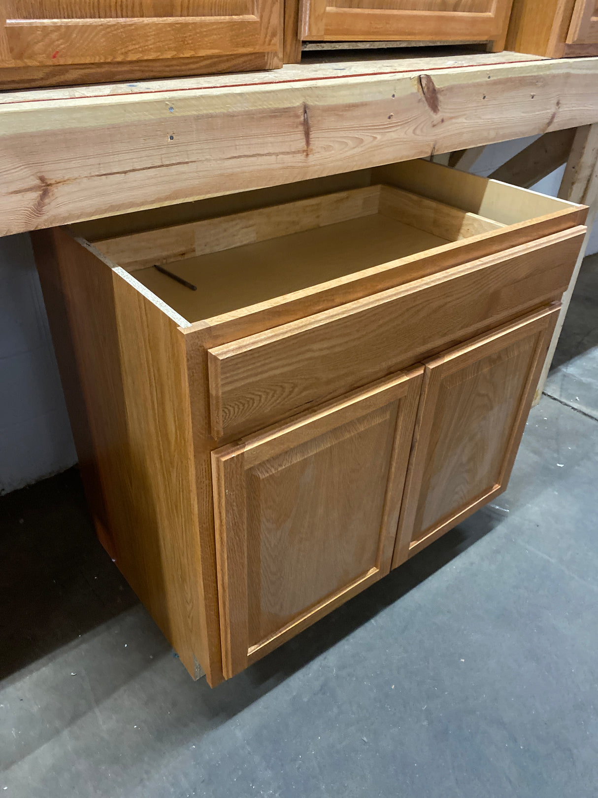 Hampton 36 in. W x 24 in. D x 34.5 in. H Assembled Base Kitchen Cabinet in Medium Oak with Drawer Glides