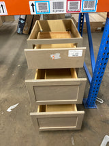 Sinclair 18 in. W x 24 in. D x 34.5 in. H Assembled Drawer Base Kitchen Cabinet in Shaker Saddle Oak