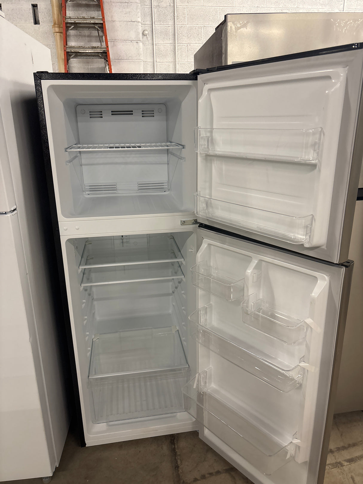 10.1 cu. ft. Top Freezer Refrigerator in Stainless Steel