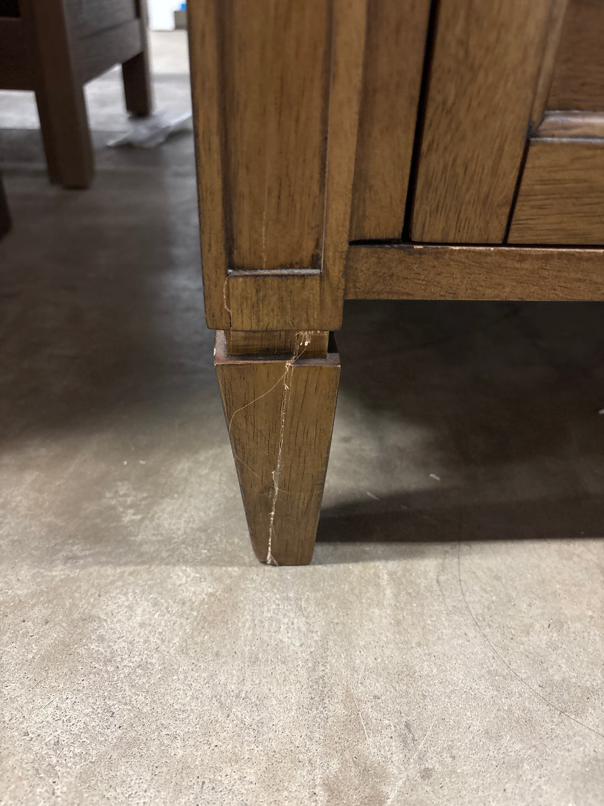 Brittany 30.0 in. W x 23.5 in. D x 34.0 in. H Single Bathroom Vanity in Saddle Brown with White Zeus Quartz Top