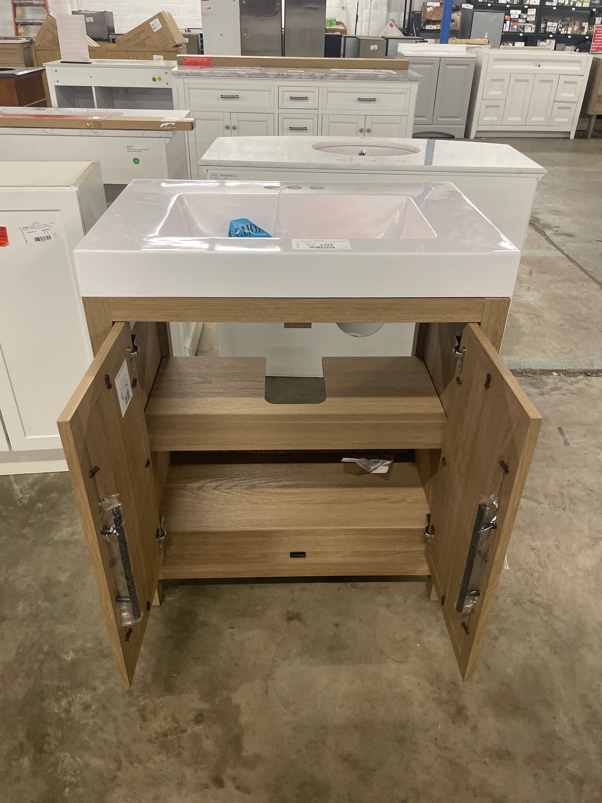 Cargrove 30 in. Single Sink Oak Bath Vanity with White Resin Composite Top (Assembled)