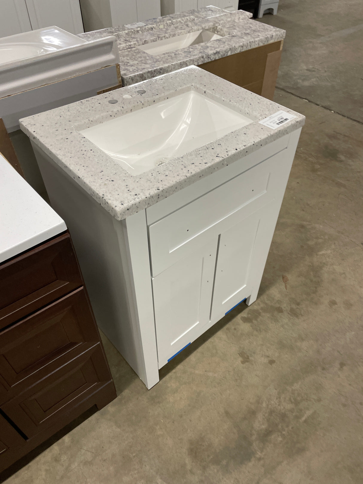 Clady 25 in. W x 19 in. D x 35 in. H Single Sink Freestanding Bath Vanity in White with Silver Ash Cultured Marble Top