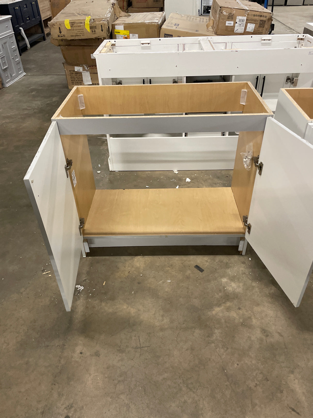 Glacier Bay 36 in. W x 19 in. D x 35 in. H Single Sink Freestanding Bath Vanity in White with White Cultured Marble Top
