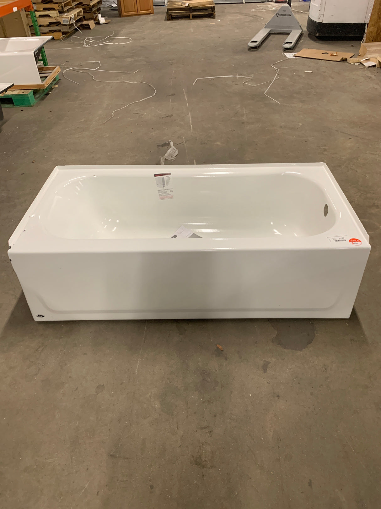 Maui 60 in. x 30 in. Soaking Bathtub with Right Drain in White