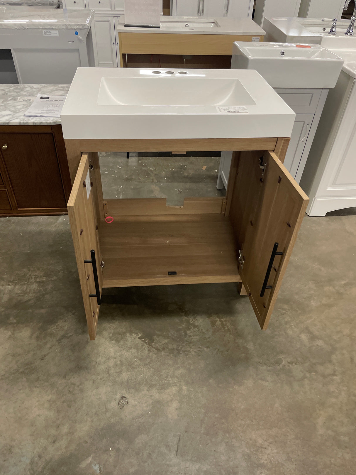 Cargrove 30 in. Single Sink Oak Bath Vanity with White Resin Composite Top (Assembled)