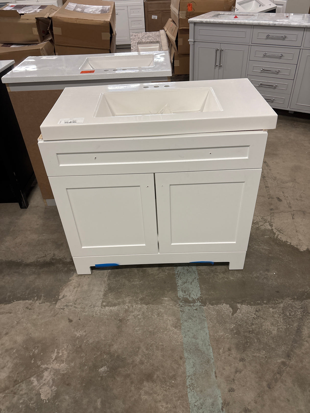 Everdean 37 in. W x 19 in. D x 34 in. H Single Sink Freestanding Bath Vanity in White with White Cultured Marble Top