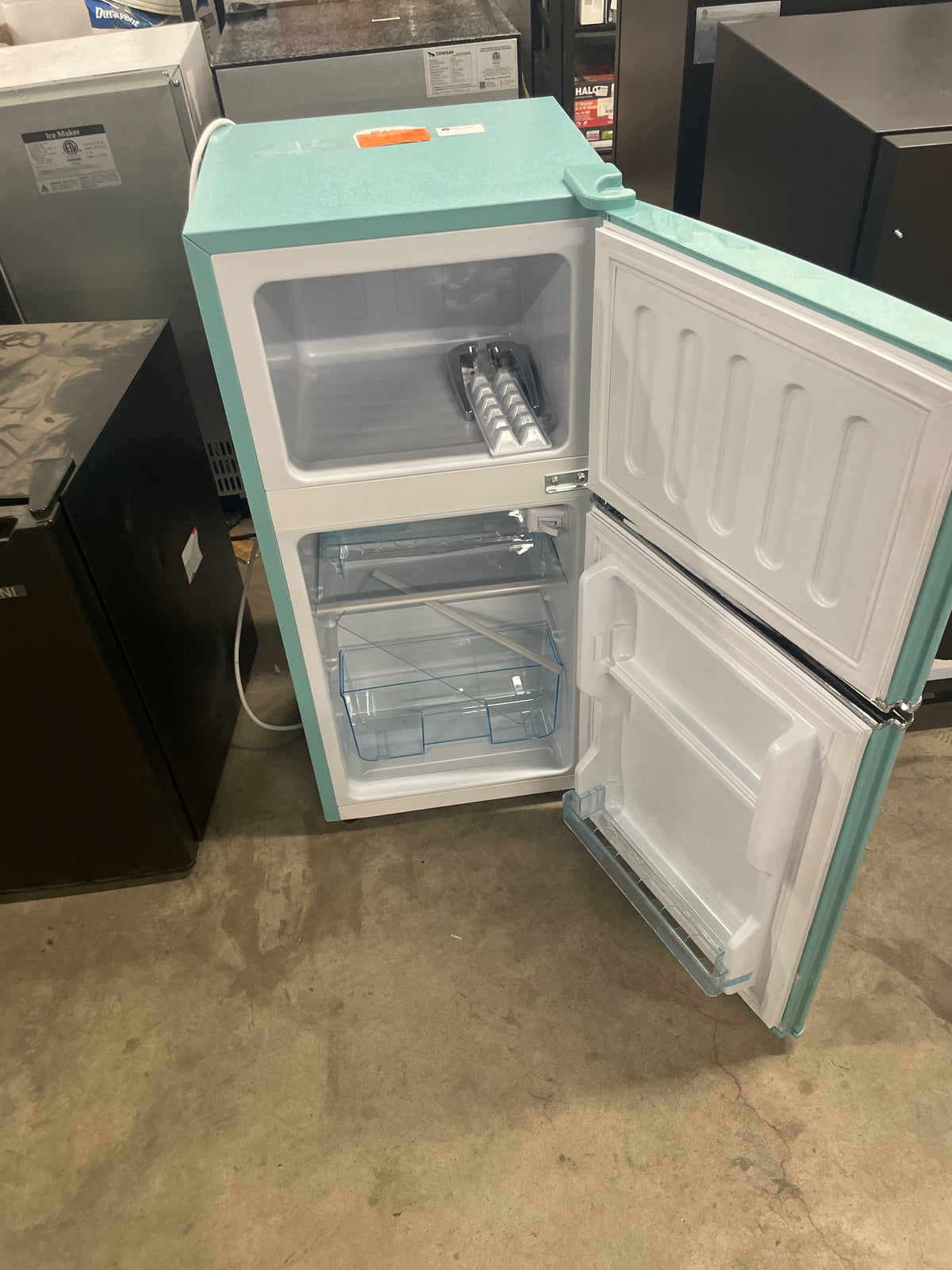 3.5 cu. ft. Retro Mini Refrigerator in Tiffany Blue with Top Freezer, 7-Temp, Removable Shelves and Height Adjustable
