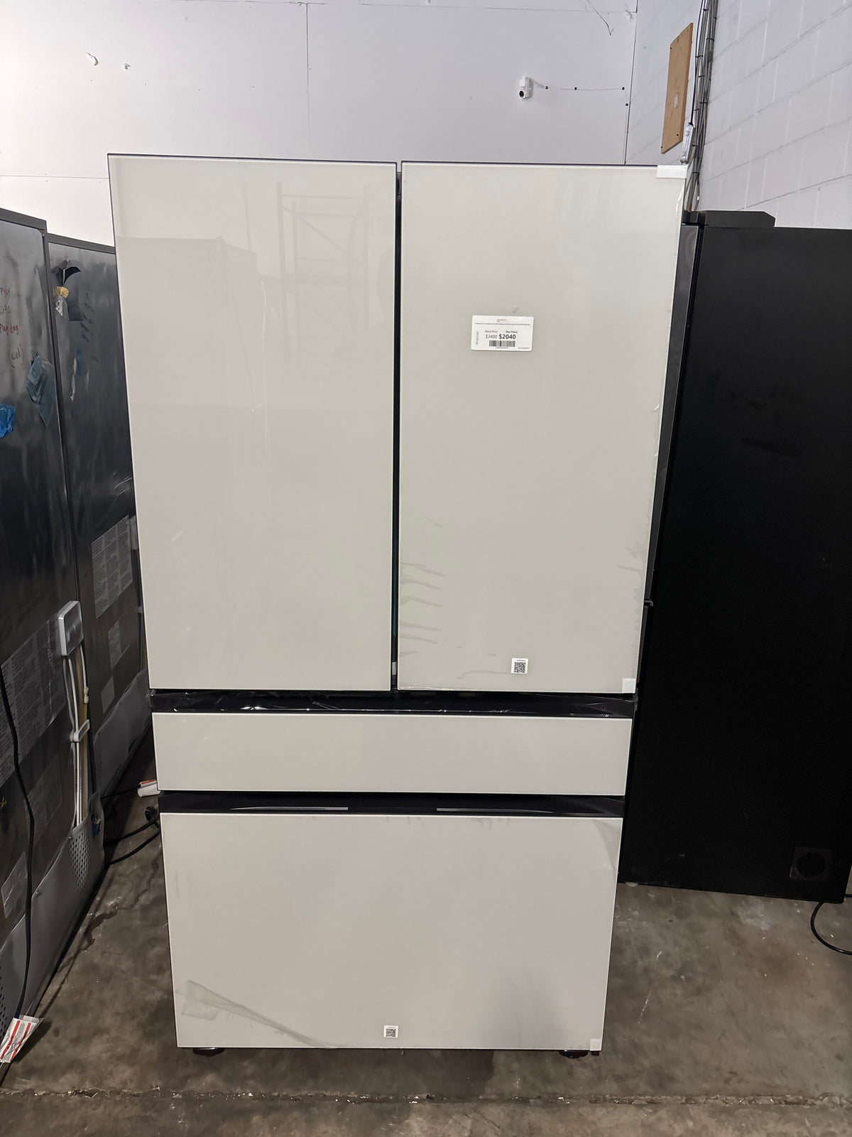 Samsung 29 cu. ft. Bespoke 4-door Flex Refrigerator with Beverage Zone and Auto Open Door