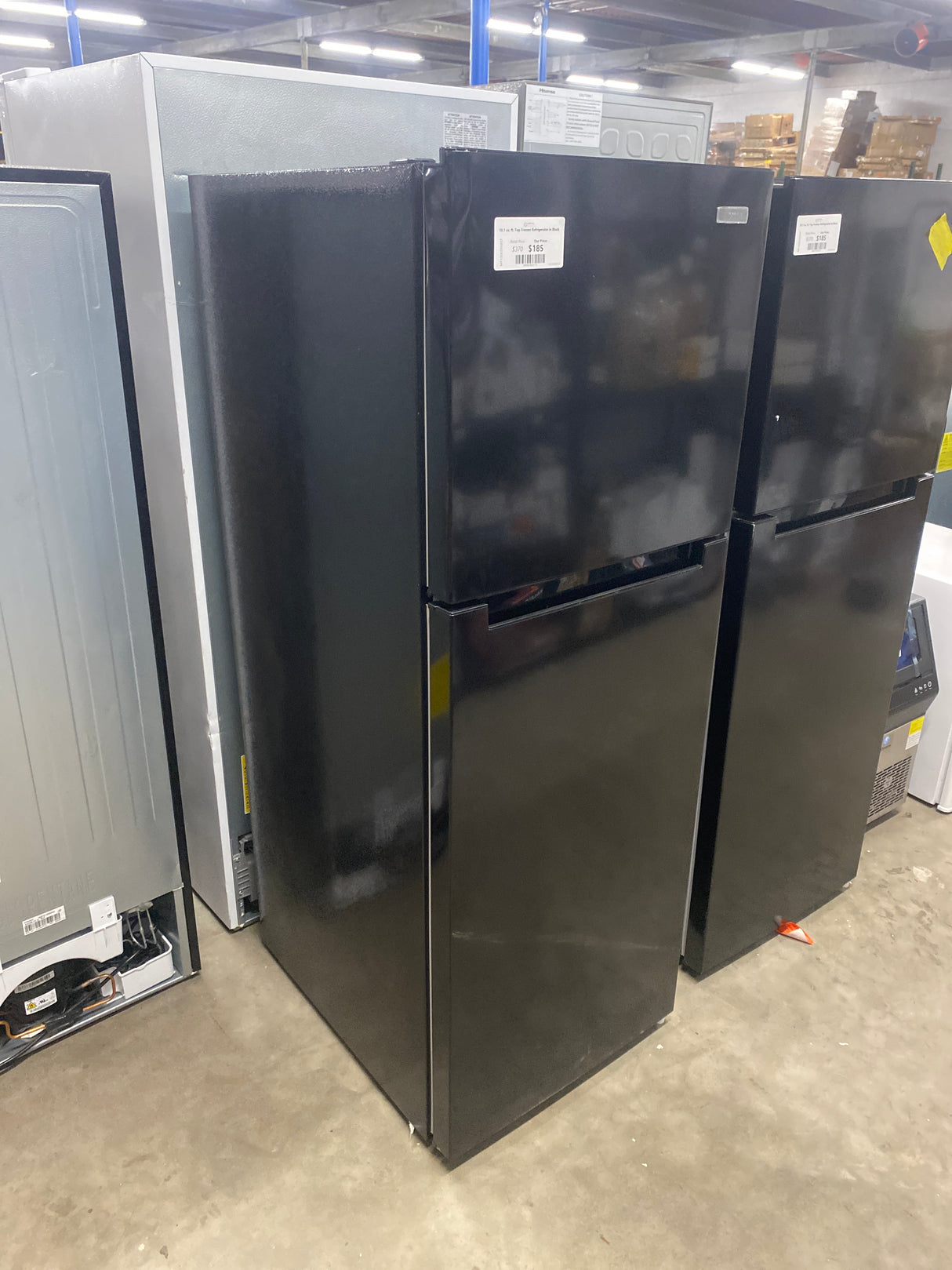 10.1 cu. ft. Top Freezer Refrigerator in Black