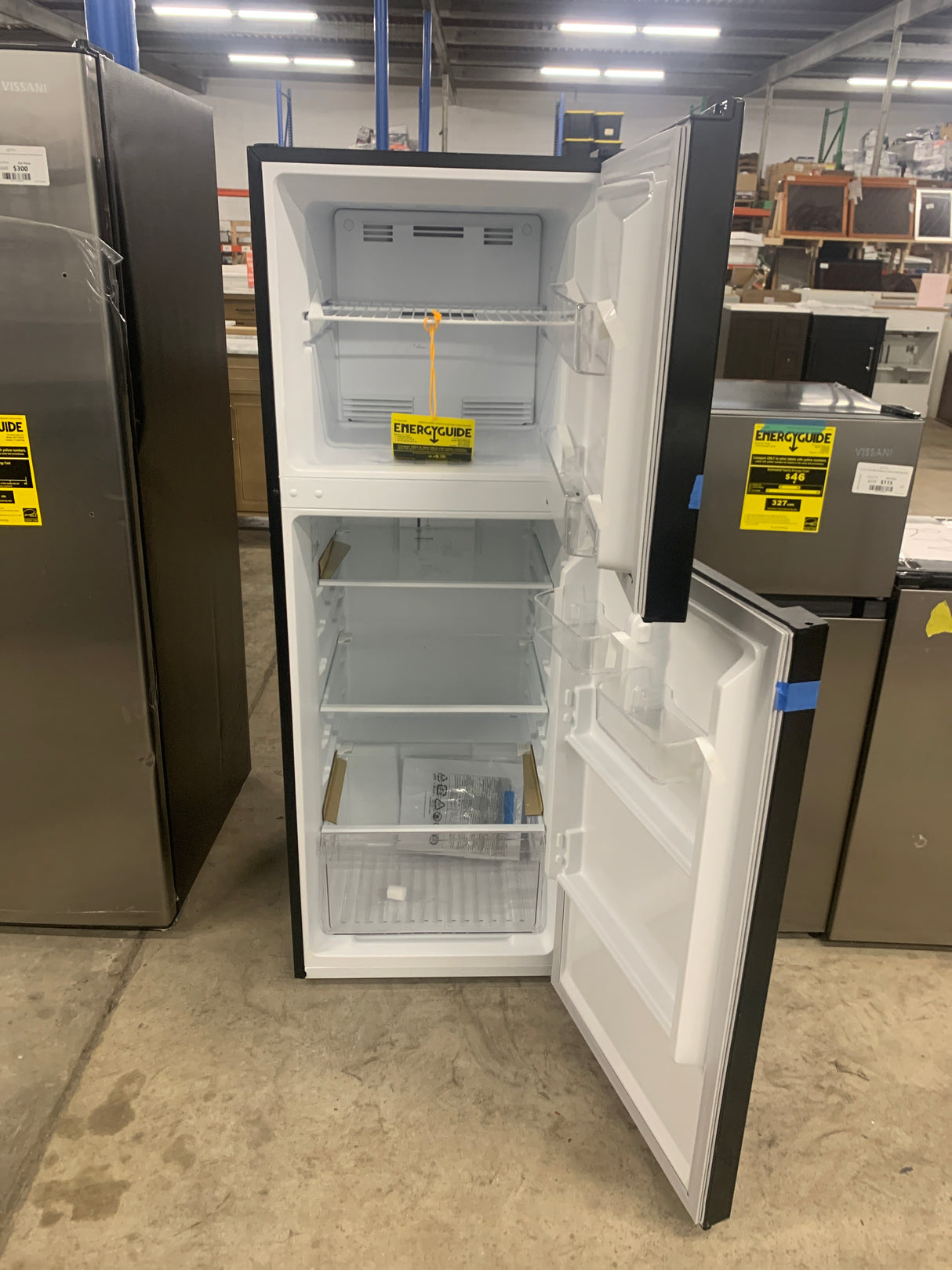 10.1 cu. ft. Top Freezer Refrigerator in Black