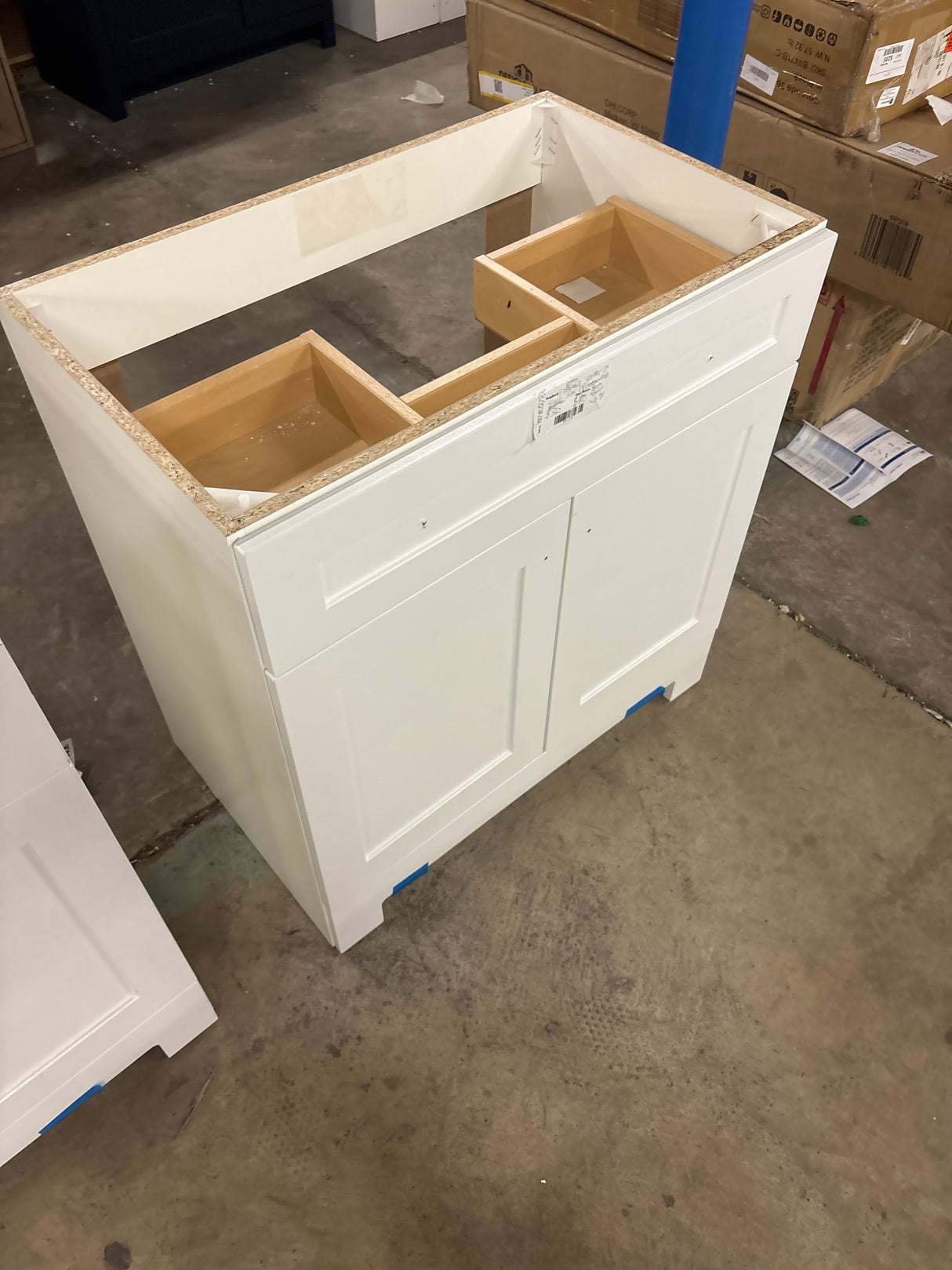 Everdean 31 in. W x 19 in. D x 34 in. H Single Sink Freestanding Bath Vanity in White with Without Top