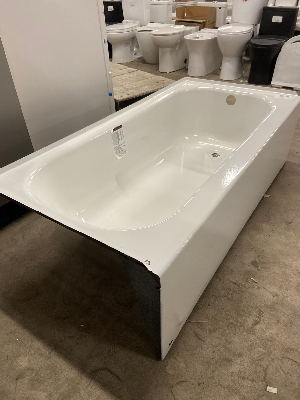 Maui 60 in. x 30 in. Soaking Bathtub with Right Drain in White