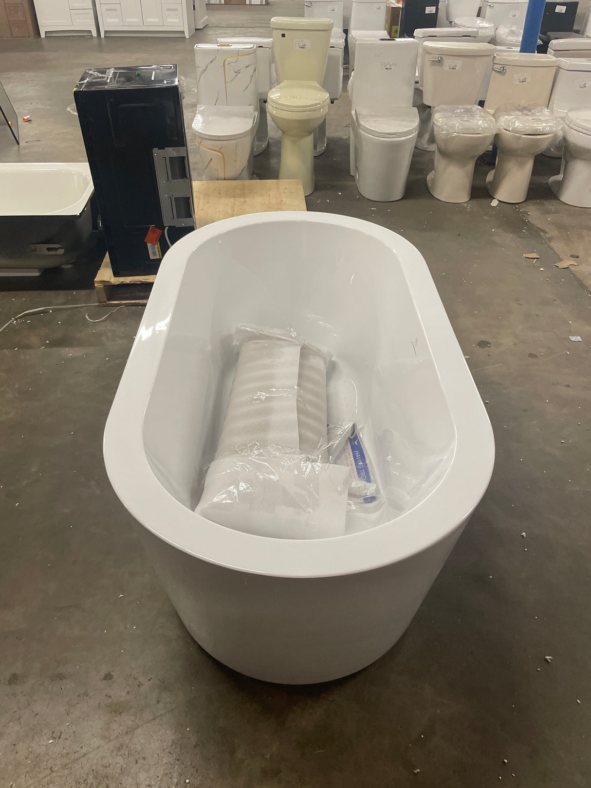 59 in. x 34 in. Acrylic Freestanding Soaking Bathtub in Glossy White with Brushed Gold Drain, Bamboo Tray
