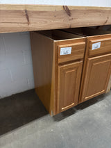Hampton Assembled 12x34.5x24 in. Base Kitchen Cabinet with Ball-Bearing Drawer Glides in Medium Oak