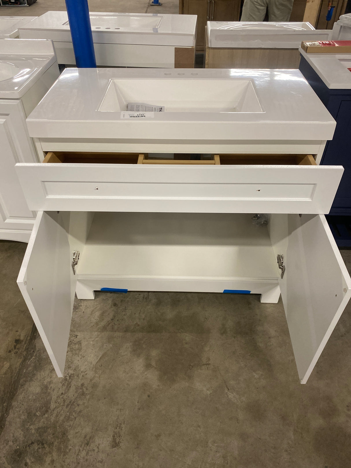 Everdean 37 in. W x 19 in. D x 34 in. H Single Sink Freestanding Bath Vanity in White with White Cultured Marble Top