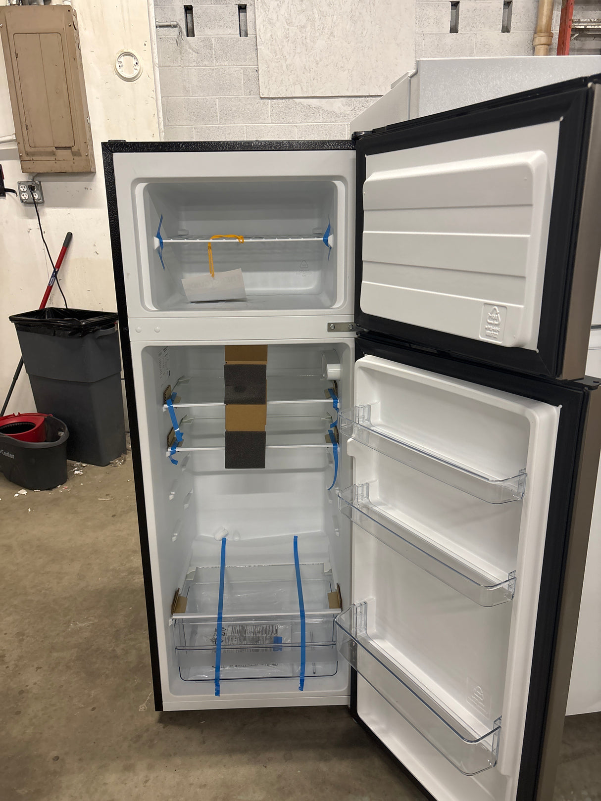 7.2 cu. ft. Top Freezer Refrigerator in Stainless Steel Look