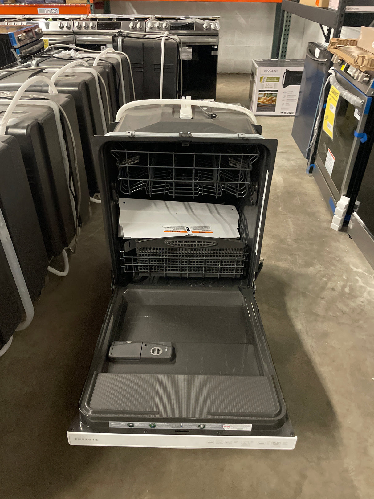 24 in Top Control Built In Tall Tub Dishwasher with Plastic Tub in White with 4-cycles