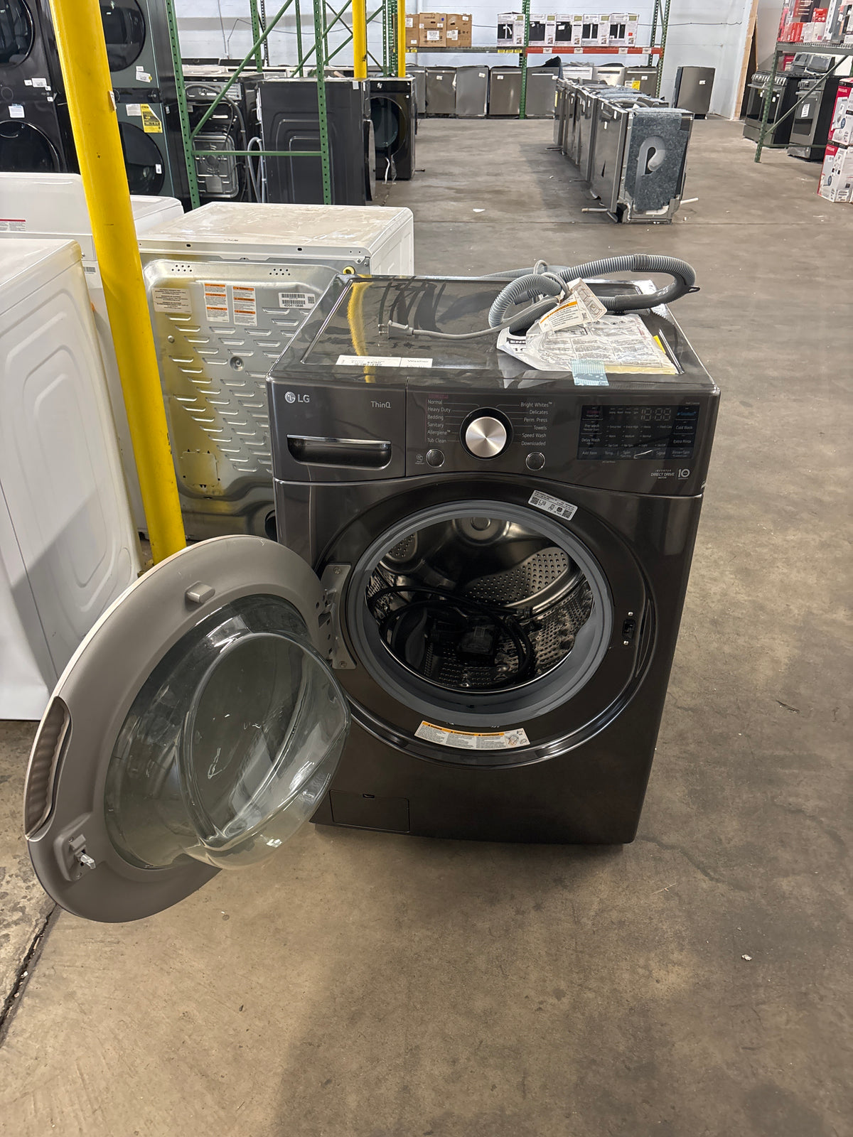 LG 4.5 cu. ft. Ultra Large Capacity Wi-Fi Enabled Front Load Washer with TurboWash 360° and Built-In Intelligence