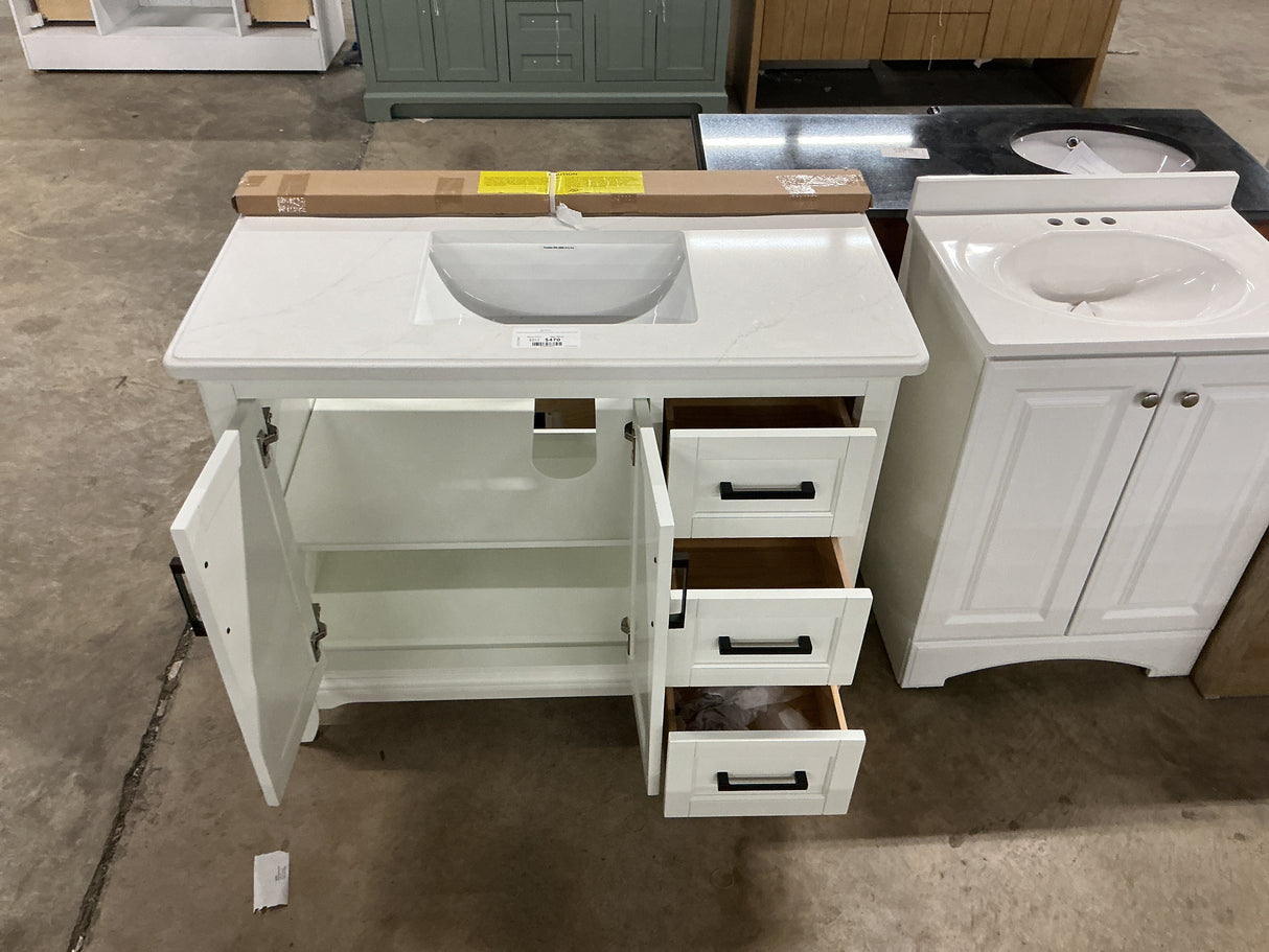 Palace 43 in. Single Sink Freestanding White Bath Vanity with White Quartz Top and Backsplash Assembled