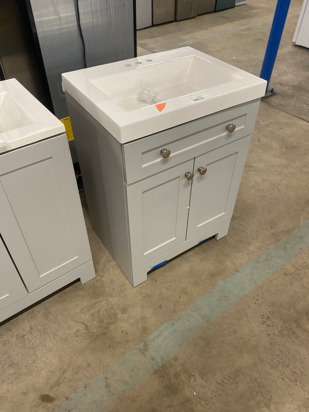 Everdean 25 in. W x 19 in. D x 34 in. H Single Sink Bath Vanity in Pearl Gray with White Cultured Marble Top