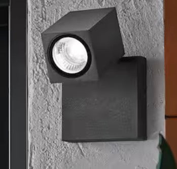 Low Voltage 500 Lumens Black Outdoor Integrated LED In Ground Well Light; Weather/Water/Rust Resistant