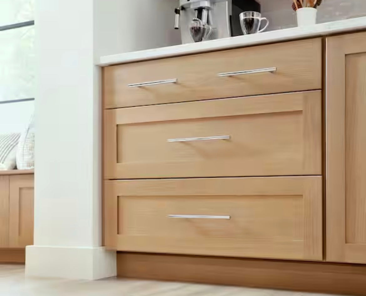 Avondale 36 in. W x 24 in. D x 34.5 in. H Ready to Assemble Plywood Shaker Base Kitchen Cabinet in White Oak