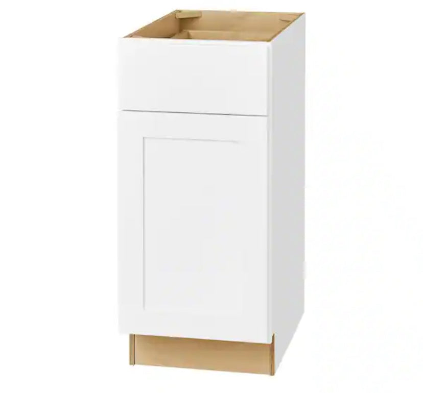 Avondale Shaker Alpine White Quick Assemble Plywood 15 in Base Kitchen Cabinet (15 in W x 24 in D x 34.5 in H)