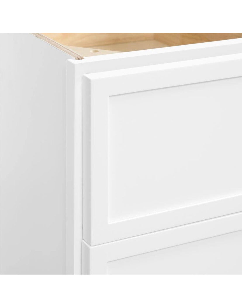 Leyton 18 in. W x 24 in. D x 34.5 in. H Ready to Assemble Plywood Slim Shaker Base Kitchen Cabinet in Alpine White