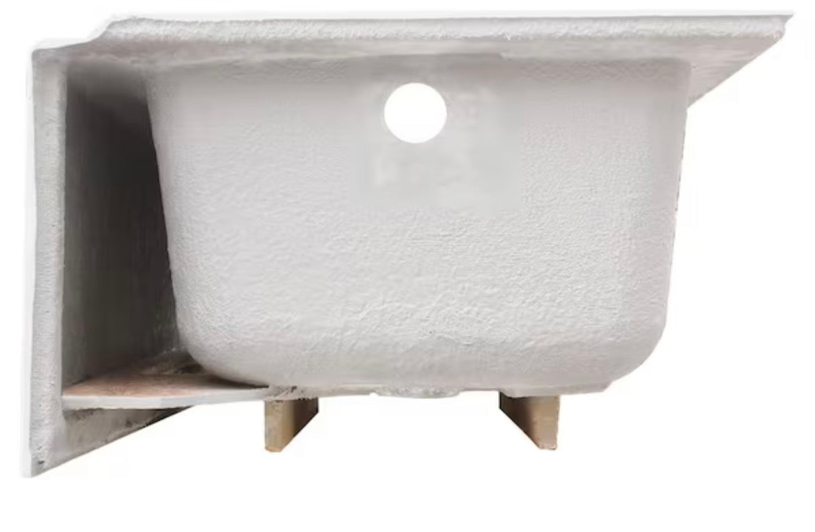 Studio 60 in. x 30 in. Soaking Bathtub with Right Hand Drain in White