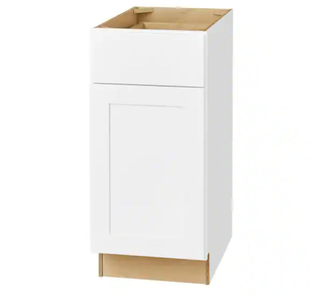 Avondale Shaker Alpine White Quick Assemble Plywood 15 in Base Kitchen Cabinet (15 in W x 24 in D x 34.5 in H)