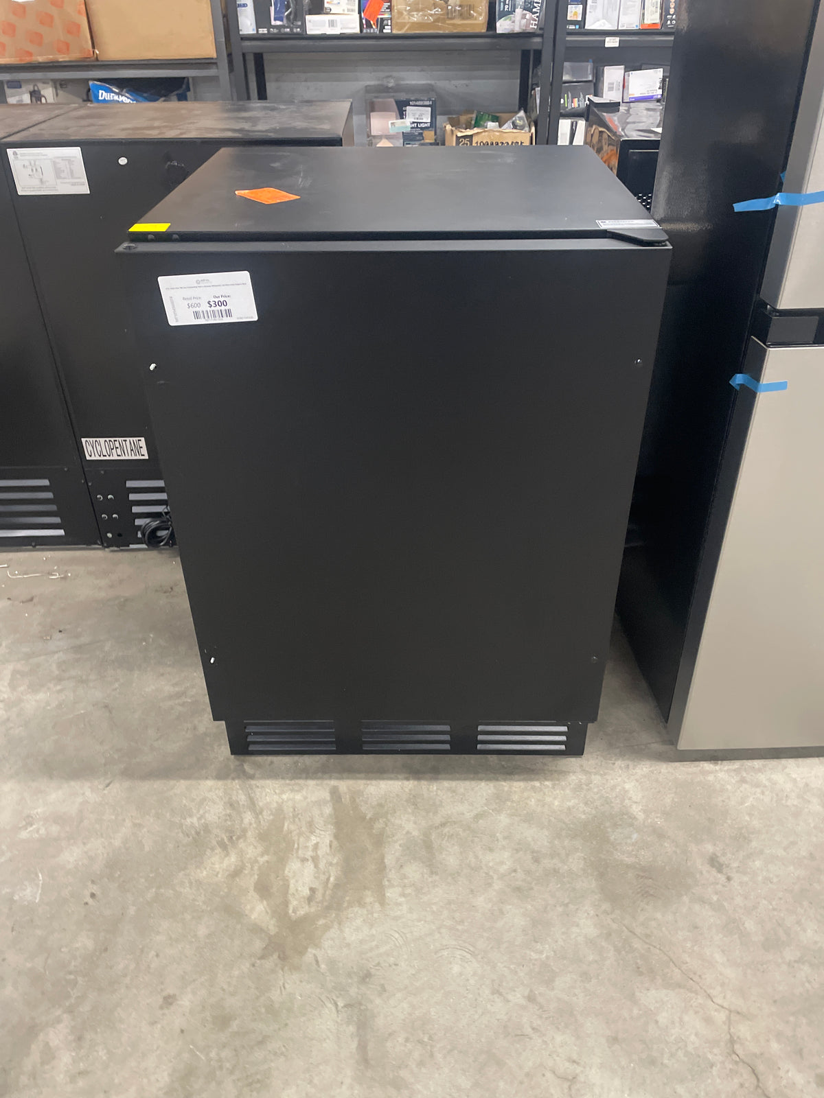 24 in. Single Zone 180-Cans Freestanding/ Built-in Beverage Refrigerators and Wine Cooler Fridge in Black