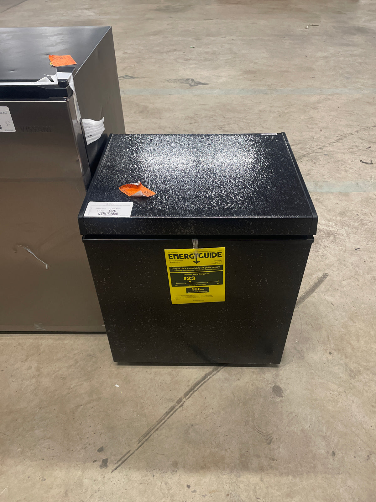 Garage Ready 20.67 in. 1.8 cu. ft. Manual Defrost Chest Freezer with Temperature Alarm Chest Freezer in Black